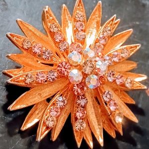 Vintage Gold tone Flower Design with Rhinestone Muit-Color Pink and Peach brooch